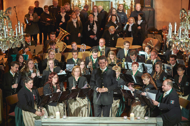 Vereinseinkleidung der Marktmusikkapelle Feldkirchen bei Graz