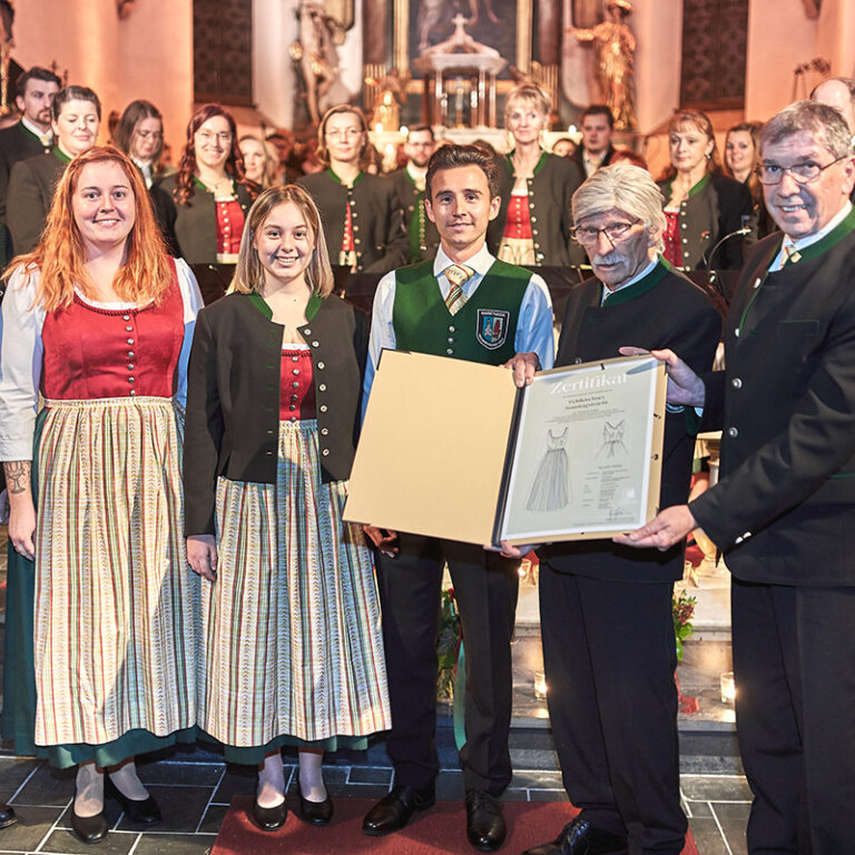 Vereinseinkleidung der Marktmusikkapelle Feldkirchen bei Graz