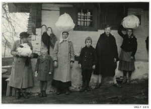 Historisches Foto von Weihkörben